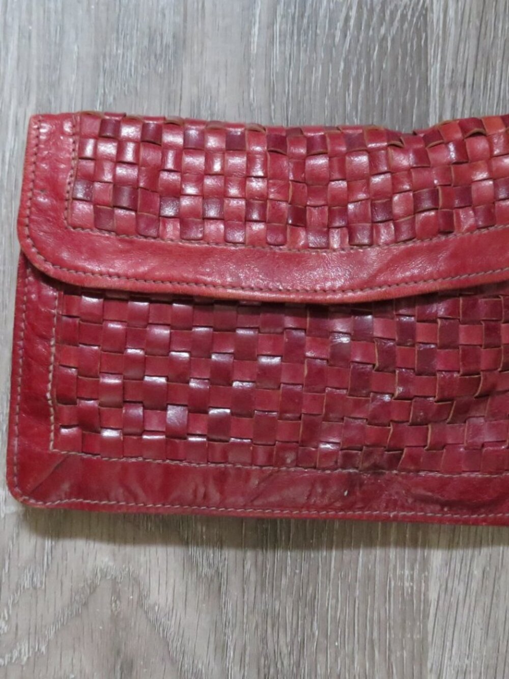 Vintage Dark Pink LEATHER Woven Design Crossbody Bag (21J)